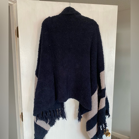 Barefoot Dreams CozyChic Malibu Soft Navy Blue Grey Taupe Striped Fringe Wrap - Picture 5 of 5